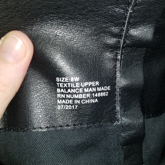 SOLD**Torrid Knee High Bow Boots - Picture 2 of 6